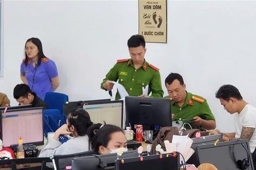 Tạm giữ 27 đối tượng 'khủng bố' tinh thần người vay để đòi nợ
