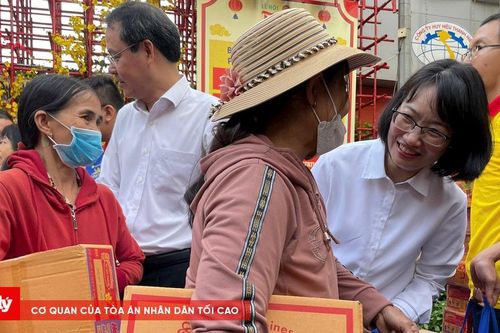 Chuyến xe mùa Xuân đưa 2.000 sinh viên, người lao động về quê