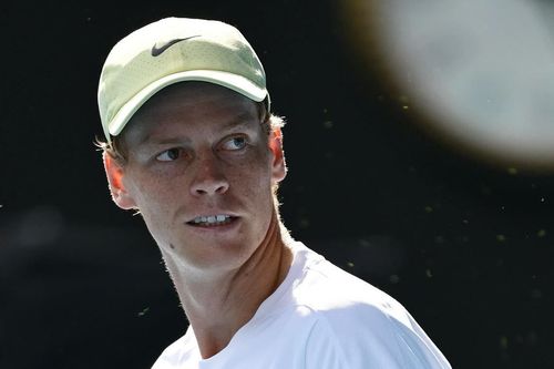'Thổi bay' Rune, Jannik Sinner vào tứ kết Australian Open