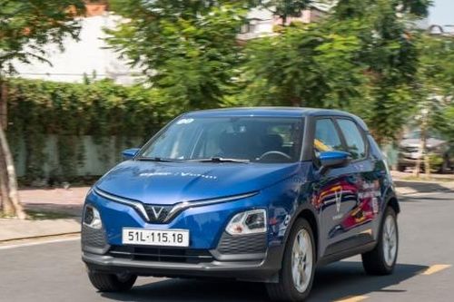 Người dùng 'chốt liền tay' VF 5 Plus, khẳng định xe lái bốc, mỗi tháng tiết kiệm 12-14 triệu đồng tiền xăng