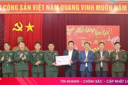 Lãnh đạo tỉnh thăm hỏi, tặng quà người có công, người cao tuổi