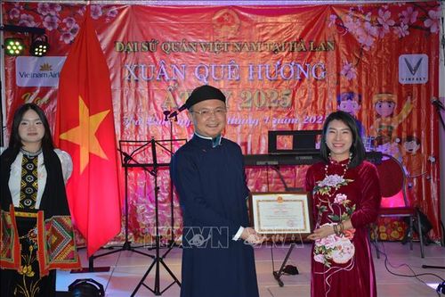 Tết Việt ấm áp trên đất nước Hà Lan