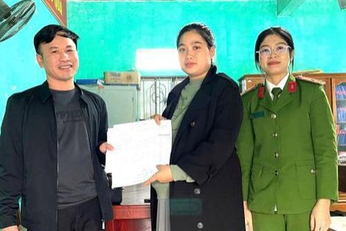 Tài khoản bất ngờ nhận được 1.7 tỷ đồng từ Mai Đức Anh, cô gái báo Công an nhờ xác minh