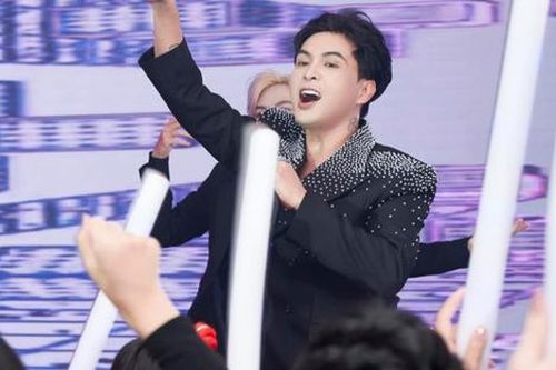 Hát ca khúc bị 'ngâm giấm' suốt nhiều năm, Hồ Quang Hiếu có xuống phong độ?