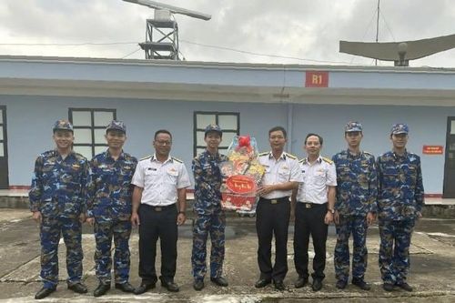 Trung đoàn 451 kiểm tra sẵn sàng chiến đấu Trạm ra đa 560