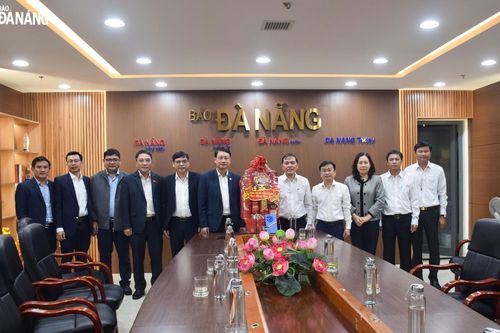 Lãnh đạo thành phố thăm, chúc Tết các đơn vị, địa phương, gia đình chính sách