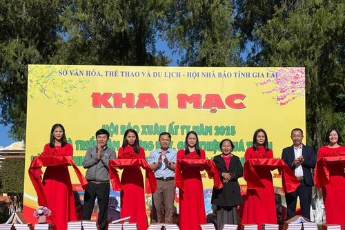 Gia Lai khai mạc Hội báo Xuân Ất Tỵ 2025