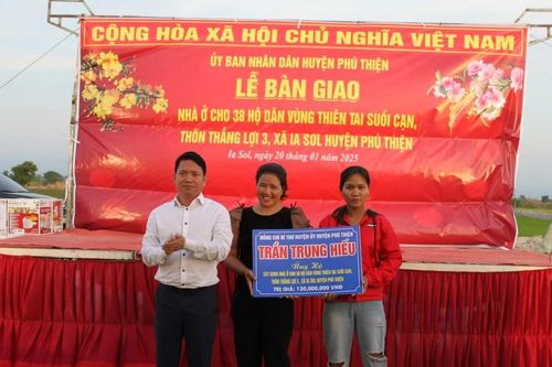 Phú Thiện bàn giao nhà ở cho 38 hộ dân vùng thiên tai Suối Cạn