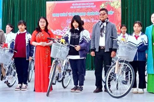 Nhiều hoạt động hướng về người dân và thiếu nhi nhân Tết Nguyên đán Ất Tỵ 2025