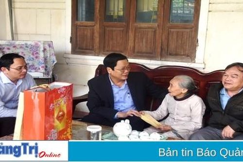 Trưởng Ban Tổ chức Tỉnh ủy Phan Văn Phụng thăm, chúc Tết các gia đình chính sách