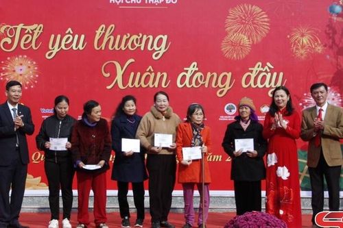Tết yêu thương, xuân đong đầy
