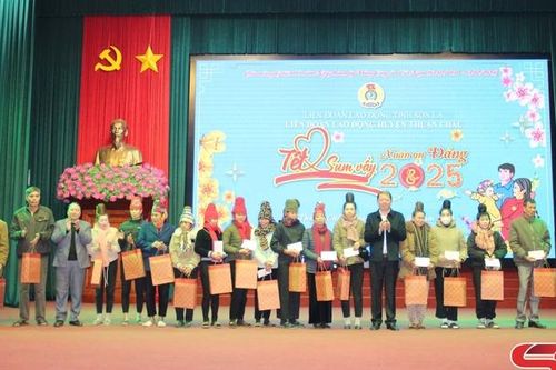 Tết sum vầy – Xuân ơn Đảng