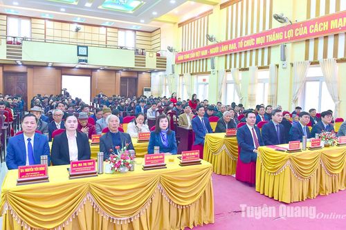 Chiêm Hóa gặp mặt các thế hệ cán bộ, lãnh đạo nhân dịp mừng Xuân Ất Tỵ năm 2025