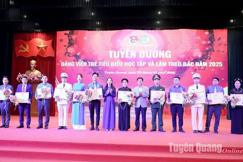 Tuyên dương 35 đảng viên trẻ tiêu biểu học tập và làm theo Bác