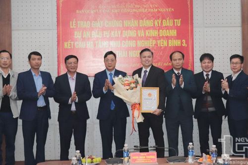 Trao giấy chứng nhận đầu tư trên 4.100 tỷ đồng cho Công ty CP Tập đoàn BMK