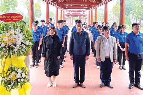 'Dạy người'