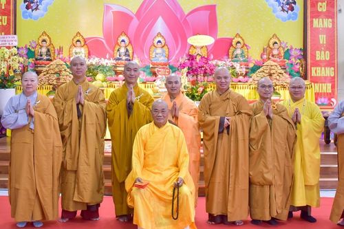 Ban Trị sự Phật giáo Q.7 thăm, chúc Tết chư tôn đức, chính quyền nhân dịp Tết Ất Tỵ