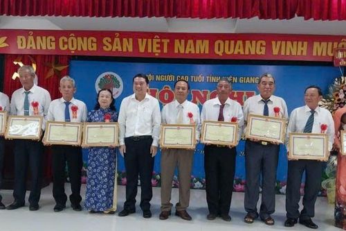 Kiên Giang: Phát huy tốt vai trò người cao tuổi tham gia hệ thống chính trị cơ sở