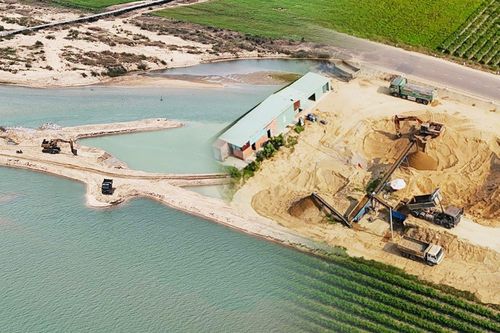 Khởi tố Giám đốc doanh nghiệp khai thác hơn 300.000 m³cát lậu ở Bình Định