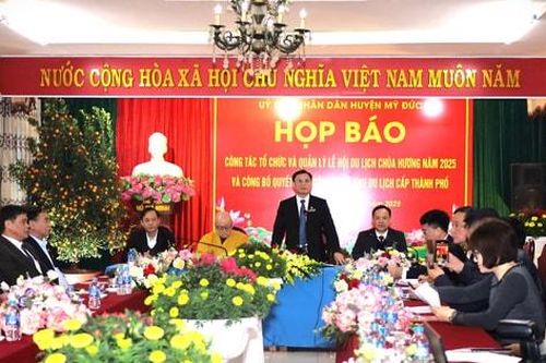 Nhiều nét mới trong tổ chức, quản lý Lễ hội chùa Hương 2025