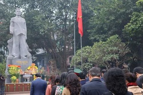 Quận Hoàng Mai dâng hương tưởng niệm các Anh hùng liệt sĩ