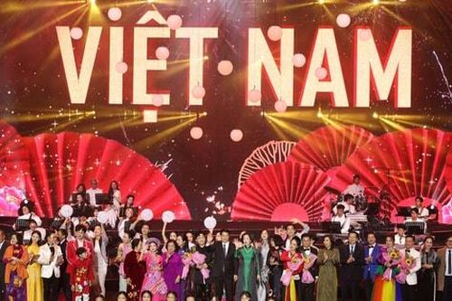 Xuân Quê hương 2025 - gắn kết kiều bào với nhân dân trong nước