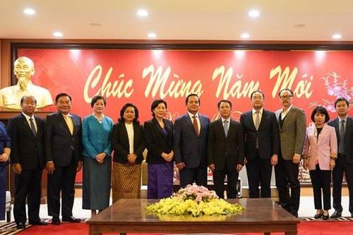 Đoàn đại biểu cấp cao Đảng Nhân dân Campuchia thăm và làm việc với UBND thành phố Hà Nội