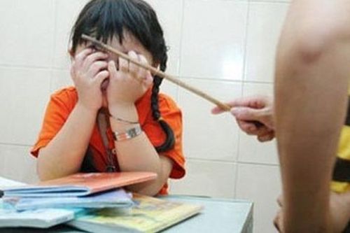 Cha mẹ làm được 8 điều này khi con bị điểm kém sẽ giúp trẻ tìm lại được sự tự tin và khả năng học tập
