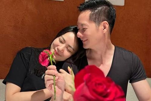 Lý do một người đẹp Việt sống chung với đại gia hơn 26 tuổi suốt 10 năm giờ mới đăng ký kết hôn