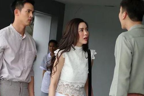 Xin anh trai từ chối phần được thừa kế, anh nổi giận cấm chúng tôi bước vào nhà của bố mẹ