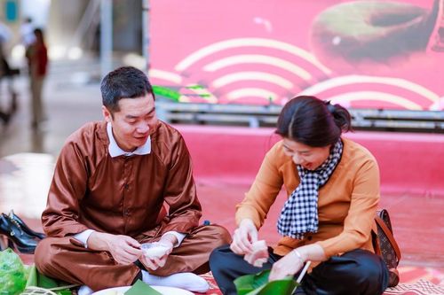 Thưởng Tết cho giáo viên: Niềm vui ngày cuối năm