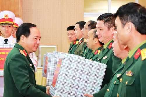Thượng tướng Trịnh Văn Quyết thăm, chúc Tết tại Hải Dương