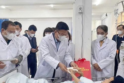 Phó Thủ tướng Lê Thành Long thăm, tặng quà Tết người dân Cao Bằng