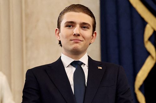 Không nhận ra Barron Trump sau 8 năm