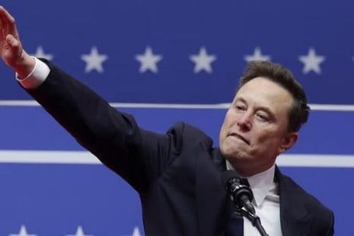 Khoảnh khắc Elon Musk 'ăn mừng' sau câu nói của ông Trump