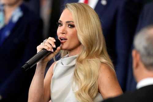 Ngôi sao gặp sự cố khi hát ở lễ nhậm chức của ông Trump