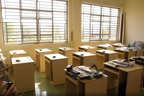3 học sinh trường nghề nhiều lần đột nhập phòng tin học trộm thiết bị
