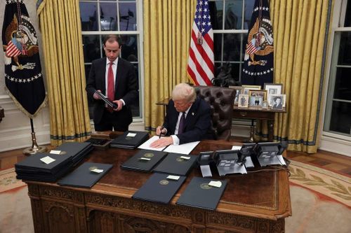 Ông Trump rút Mỹ khỏi thỏa thuận thuế tối thiểu toàn cầu