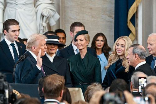 Ông Donald Trump trở lại nhà Trắng với lời hứa về kỷ nguyên thịnh vượng