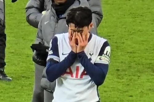 Báo Hàn Quốc đau lòng khi Son Heung Min 'trở thành vật tế thần', bị CĐV Tottenham đòi thay bằng cầu thủ 17 tuổi