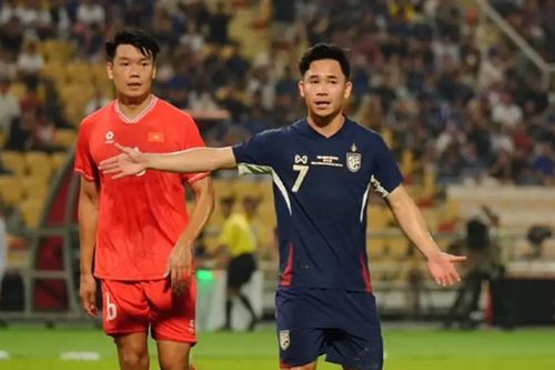 Trở lại sau AFF Cup, Supachok nhận quyết định bất lợi ngay buổi tập đầu tiên ở Nhật Bản