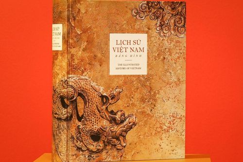Tuổi 20 của những cuốn sách 'chỉ có 100 bản'