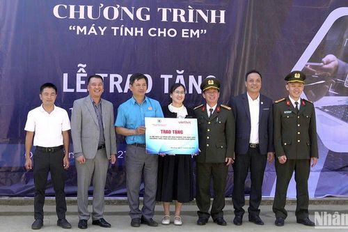 Lan tỏa chương trình 'sóng và máy tính cho em' đến vùng sâu tại Lâm Đồng