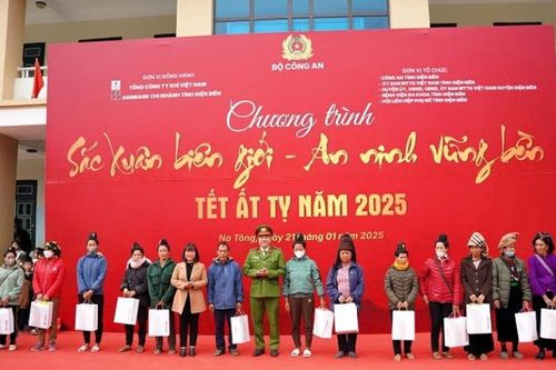 Sôi động chương trình 'Sắc xuân biên giới - An ninh vững bền' tại Na Tông