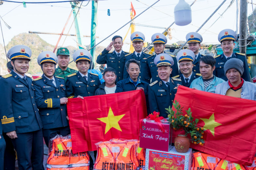Xuân sớm trên đảo vùng Đông Bắc