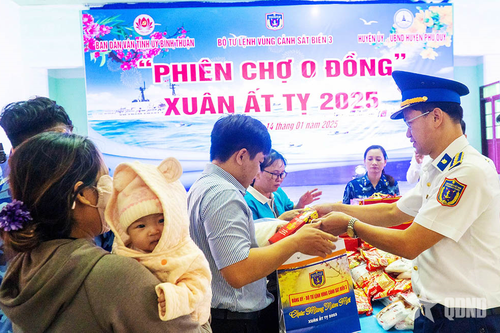 Xuân an vui, thắm tình quân dân