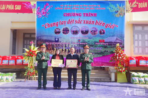 Bộ Chỉ huy Quân sự tỉnh Quảng Trị tổ chức chương trình 'Chung tay dệt sắc xuân biên giới'