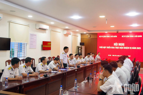 Bộ tư lệnh Vùng 2 Hải quân và Vùng 4 Hải quân phối hợp thực hiện nhiệm vụ