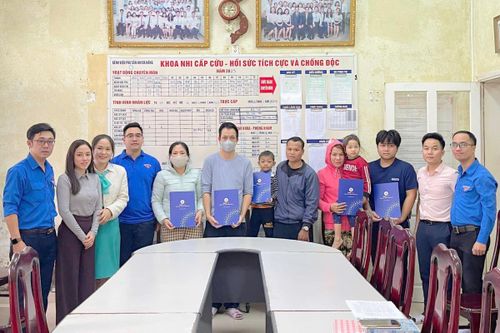 Chi đoàn Cơ quan EVNCPC mang xuân yêu thương đến với các bệnh nhi tại Đà Nẵng
