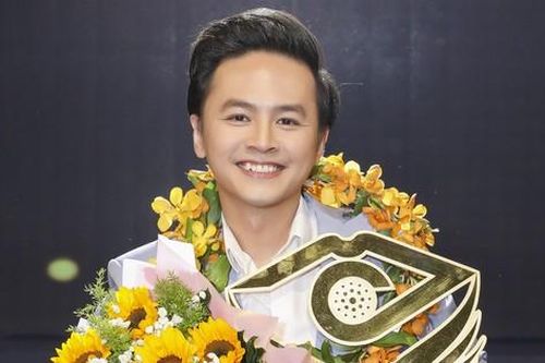Quán quân 'Én vàng nghệ sĩ 2024' Văn Anh: 'Đây là bước khởi đầu cho công việc người dẫn chương trình của tôi'